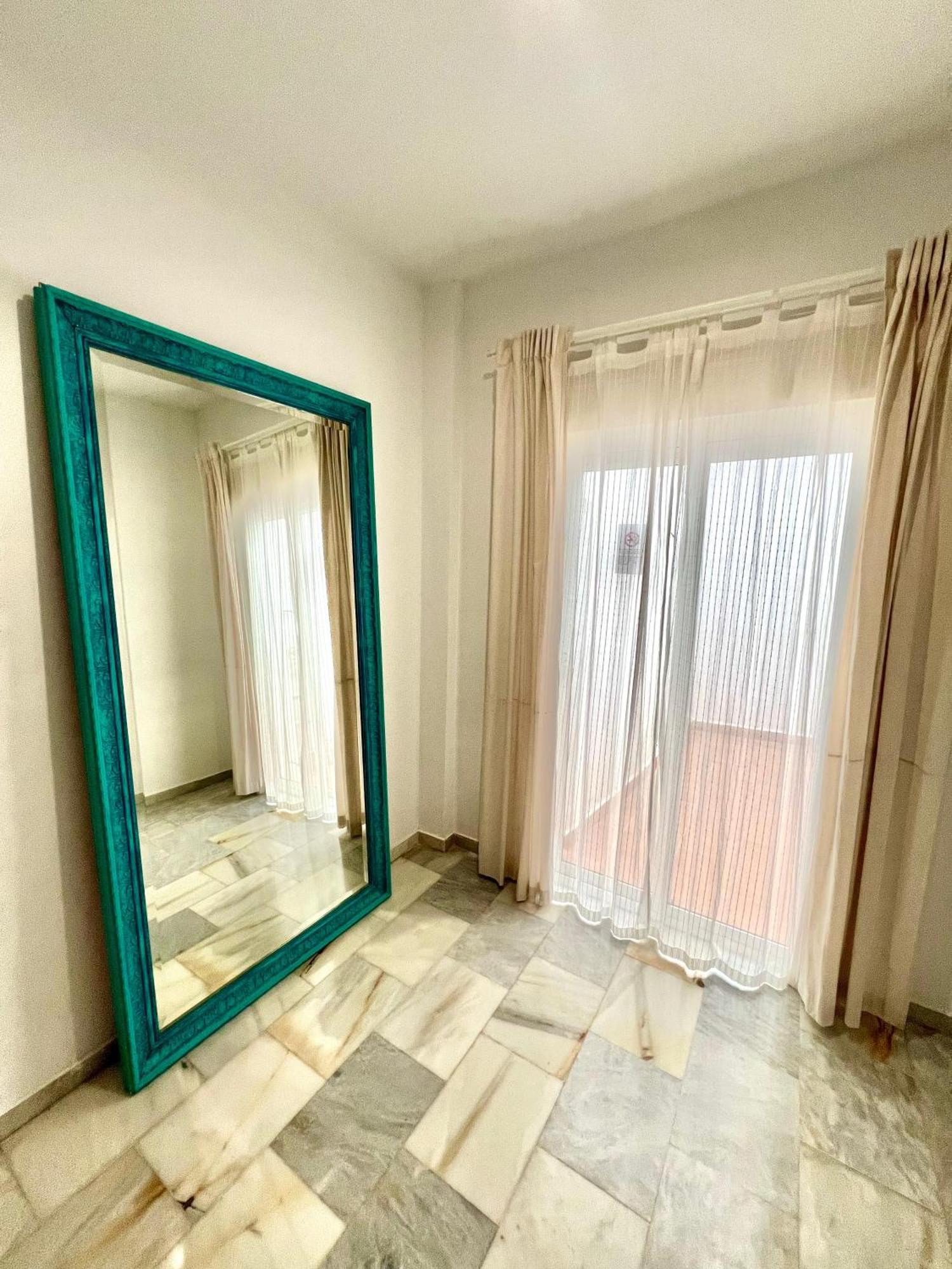 Amazing Apartment City Center - Optional Parking Málaga Buitenkant foto